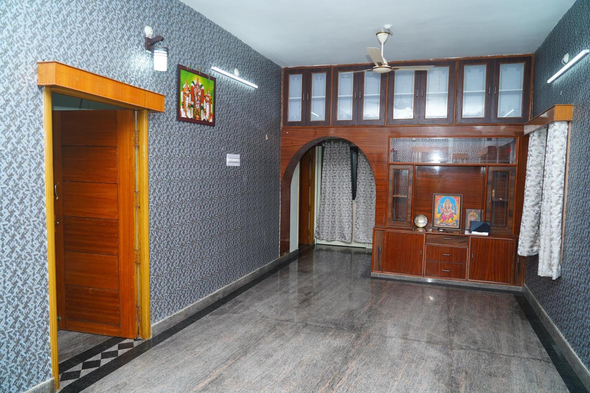 Sri Padmavathi Home Stay Tirupati Exterior photo